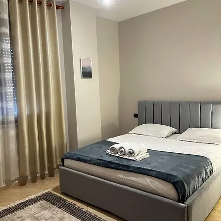 Urban Pazar * 티라나